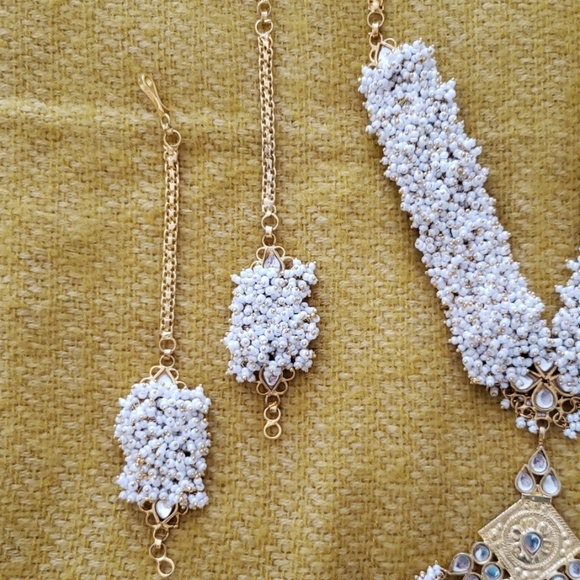 Bollywood Necklace Set - Picture 4 of 5